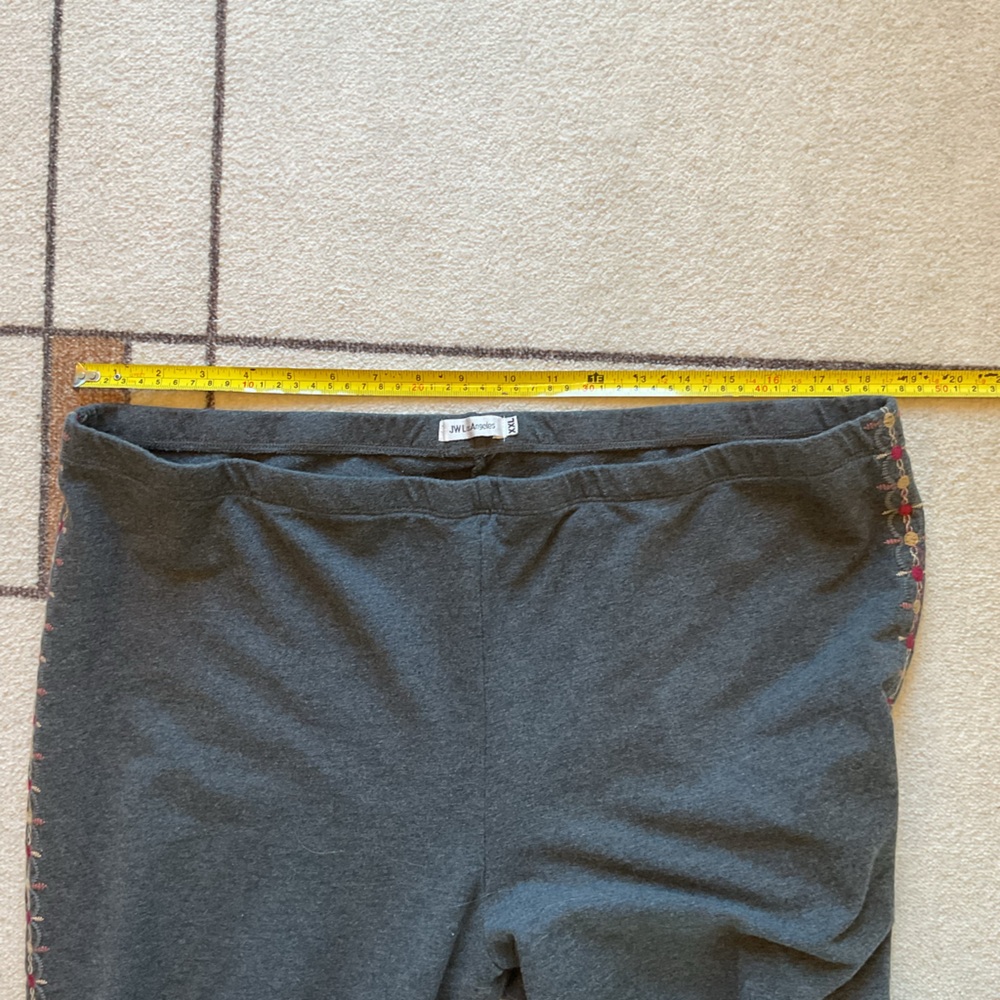 Johnny Was Floral Embroidered Leggings - Gray - Picture 8 of 8